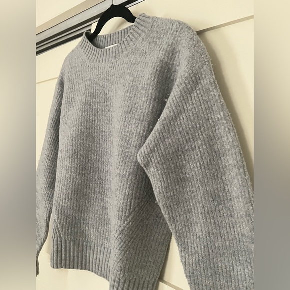 Aritzia Wilfred free sweater - Picture 2 of 5